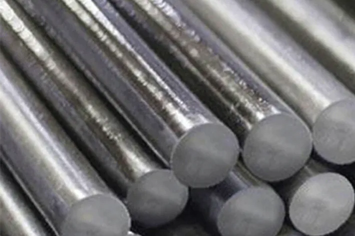 Stainless steel round bars with precision-machined finish
