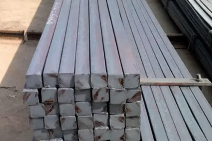 Stainless steel square bars with precision-cut ends